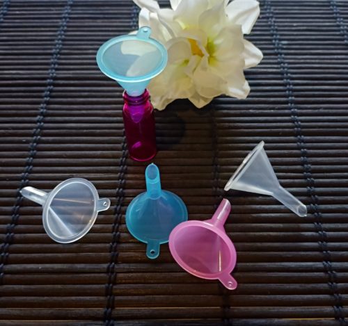 Mini Plastic Funnels set of 5 - Pink